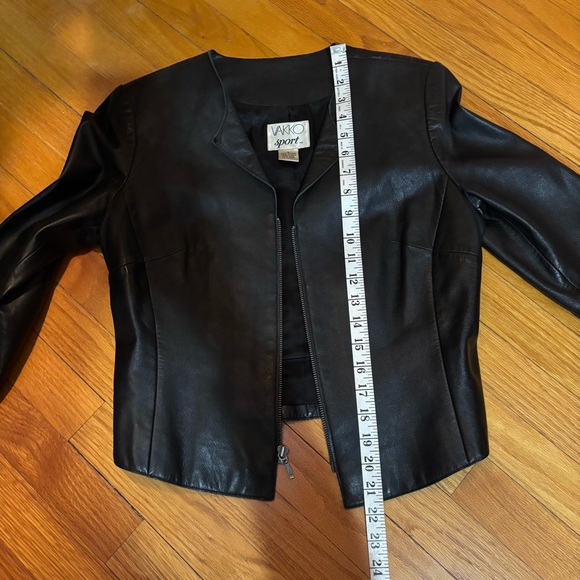 Vakko Vintage Black Leather Jacket for Women - Picture 8 of 9